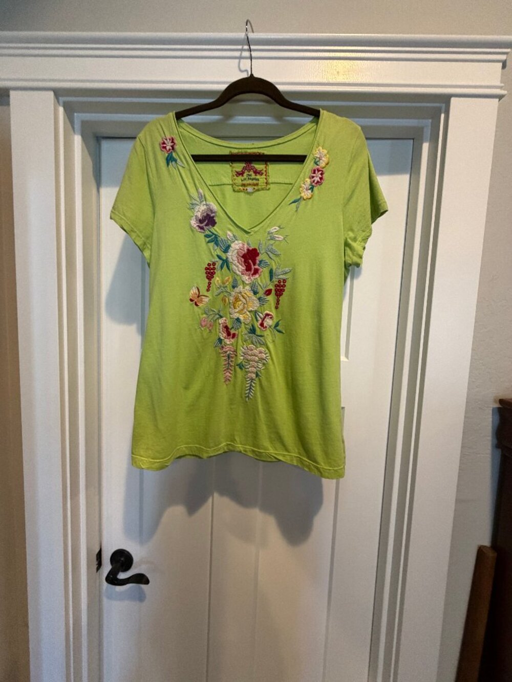 JOHNNIE WAS BRITE GREEN & MULTI EMBROIDERY TOP XL